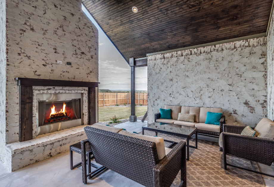 Outdoor fireplace